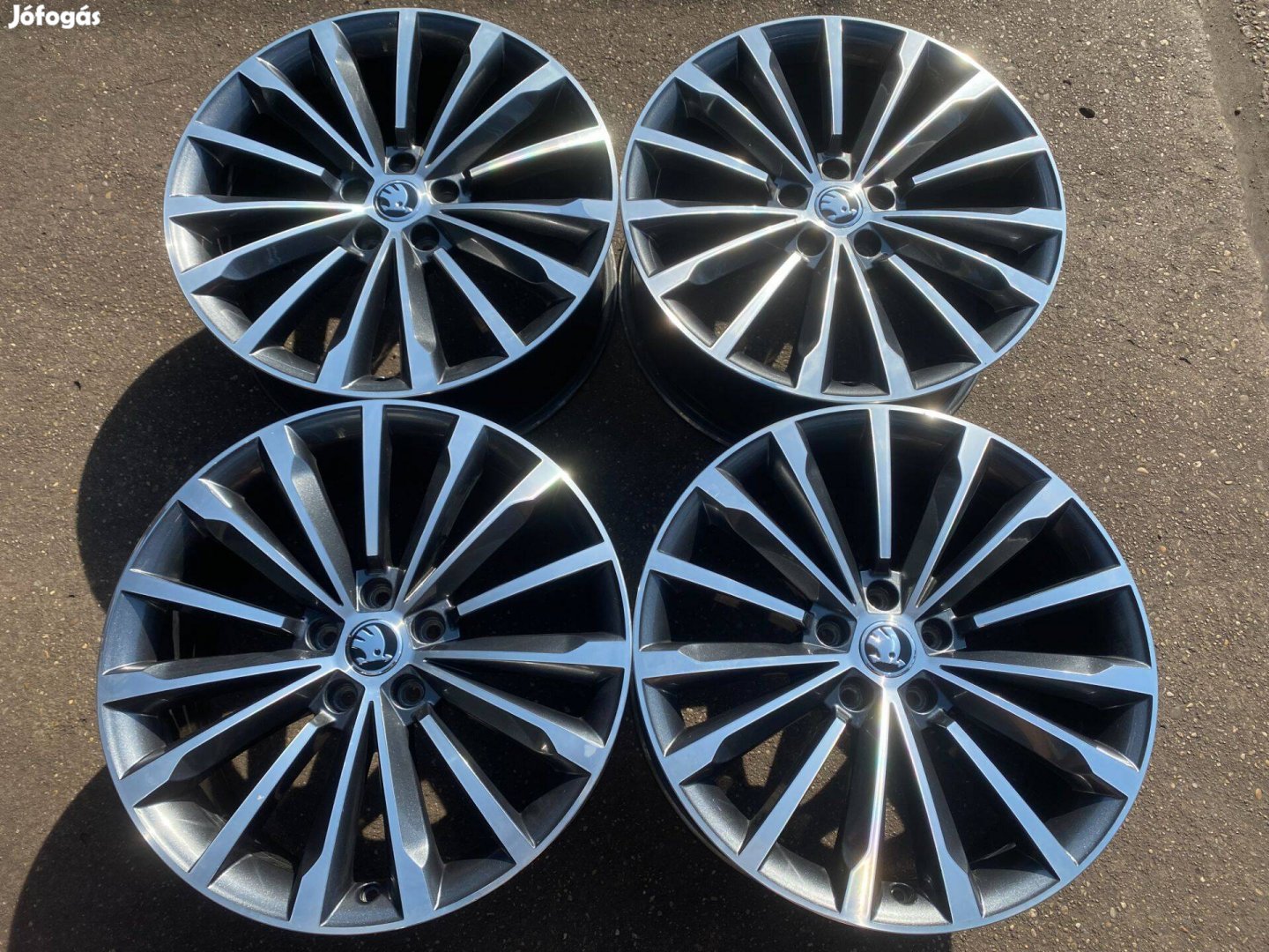 4db gyári 19" Skoda Superb [Trinity] alufelni. (3875)